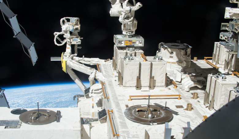 The bacterial exposure experiment took place from 2015 to 2018 using the Exposed Facility located on the exterior of Kibo, the Japanese Experimental Module of the International Space Station. Image: JAXA/NASA