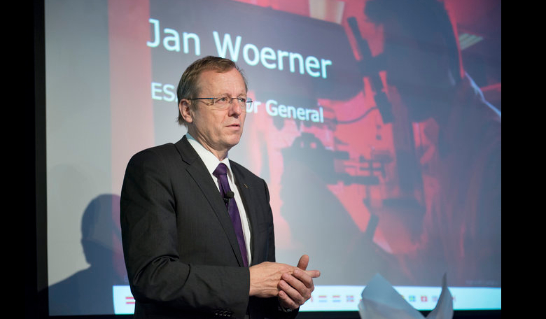 ESA Director General Jan Woerner opens the ESA-RAL Advanced Manufacturing Laboratory on Harwell Campus, UK. Image: STFC-S.Kill