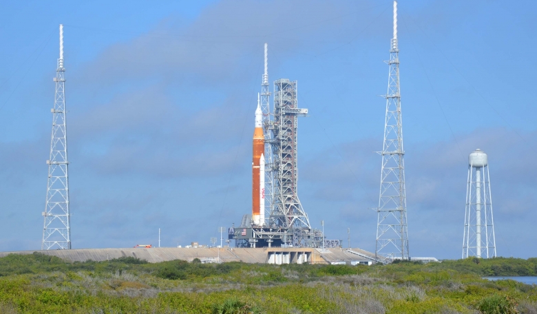 SLS on Pad39B. Photo: Jacques van Oene