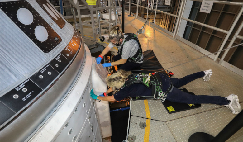 Boeing engineers continue work at the United Launch Alliance Vertical Integration Facility on the Starliner propulsion system valves. Image: Boeing