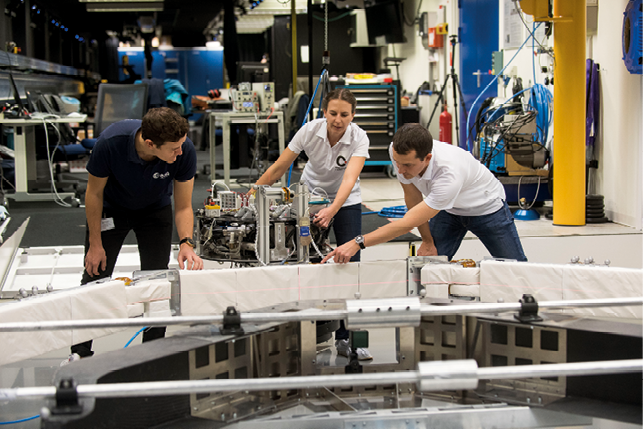 ClearSpace and ESA teams test the full-scale model of the ClearSpace-1 capture mechanism on ESA